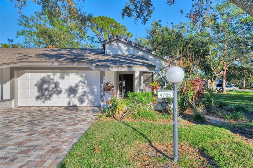 Picture of 4765 Oak Forest Drive W Unit 47, Sarasota FL 34231
