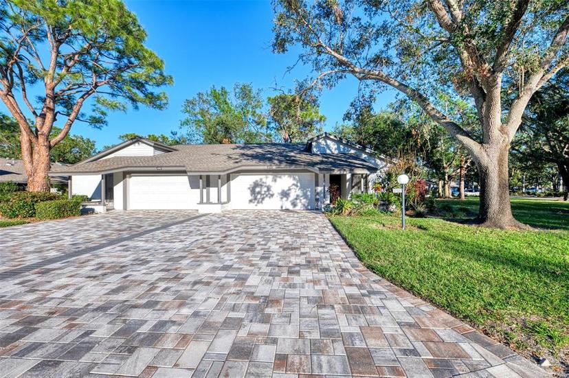 Picture of 4765 Oak Forest Drive W Unit 47, Sarasota FL 34231