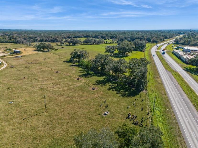 Picture of 4109 & 4203 SE Us Highway 301, Hawthorne FL 32640