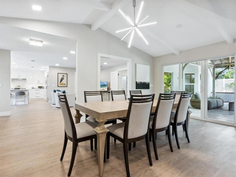 Picture of 1621 Pine Bay Drive, Sarasota FL 34231