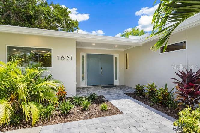 Picture of 1621 Pine Bay Drive, Sarasota FL 34231
