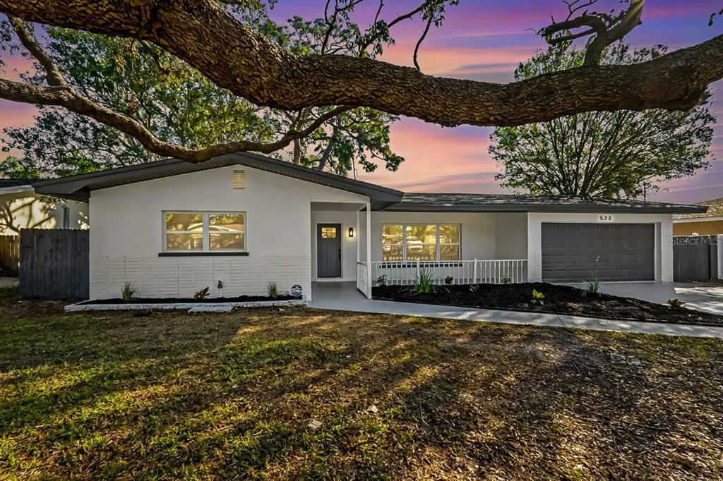 Picture of 523 Deville Drive E, Largo, FL 33771