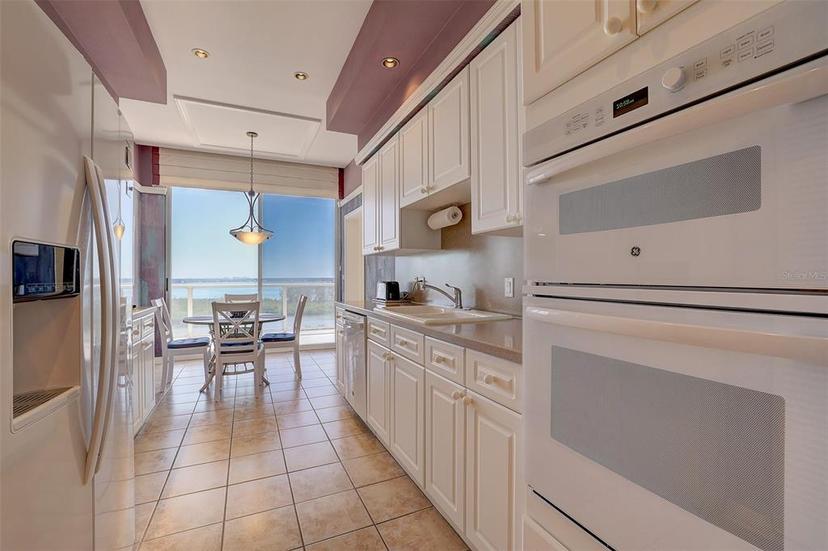 Picture of 1800 Benjamin Franklin Drive Unit Aph02, Sarasota FL 34236