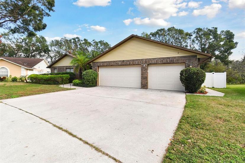 Picture of 1121 Belladonna Drive, Brandon FL 33510