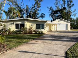 Picture of 703 32Nd Street Court E, Bradenton, FL 34208
