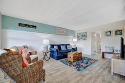 Picture of 625 30Th Avenue W Unit G408, Bradenton, FL 34205