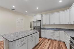 Picture of 5950 NE 106Th Court, Bronson, FL 32621