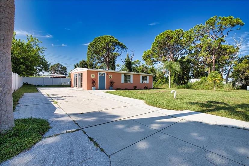 Picture of 1605 Phillip Place, Englewood FL 34223