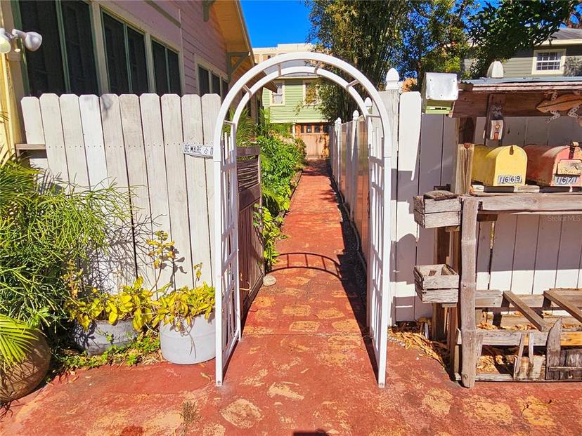 Picture of 1667 Laurel Street, Sarasota FL 34236