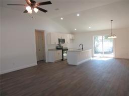 Picture of 13024 NE 6 Place, Silver Springs, FL 34488