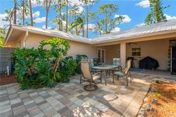 Picture of 2031 E Leewynn Drive, Sarasota, FL 34240