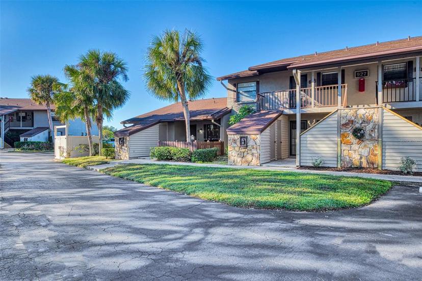 Picture of 927 Capri Isles Boulevard Unit 5, Venice FL 34292
