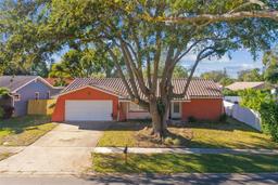 Picture of 465 Meadowlark Lane, Palm Harbor, FL 34683