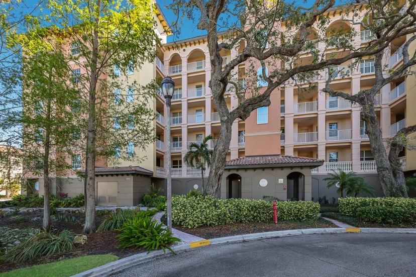 Picture of 5591 Cannes Circle Unit 501, Sarasota FL 34231