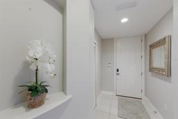 Picture of 5591 Cannes Circle Unit 501, Sarasota, FL 34231