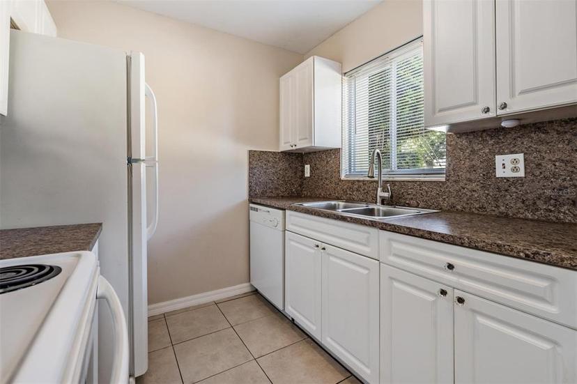 Picture of 3206 W Azeele Street Unit 100, Tampa FL 33609