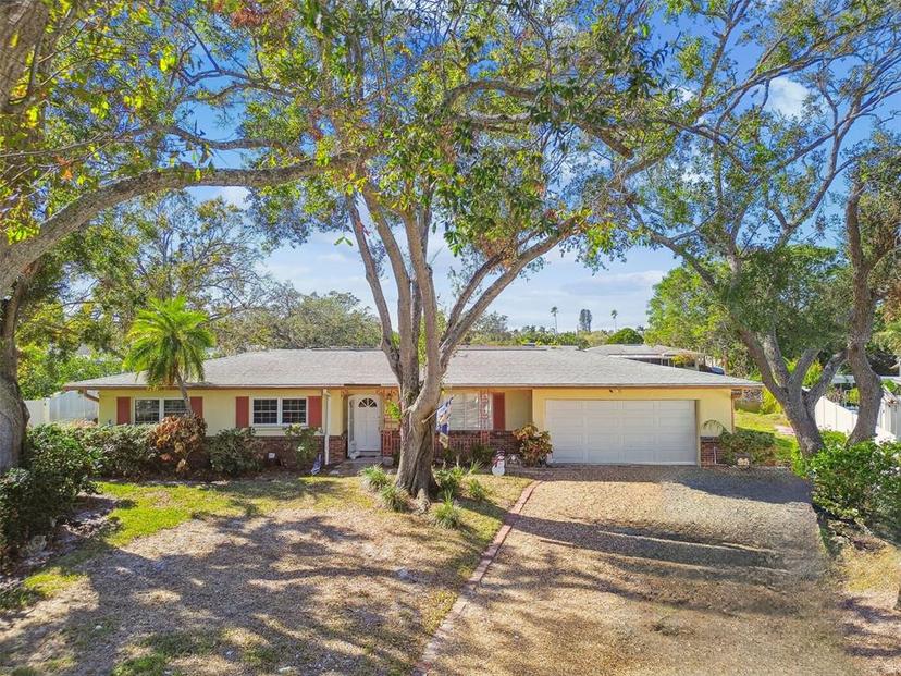 Picture of 4780 Butterfly Place Ne, St Petersburg FL 33703