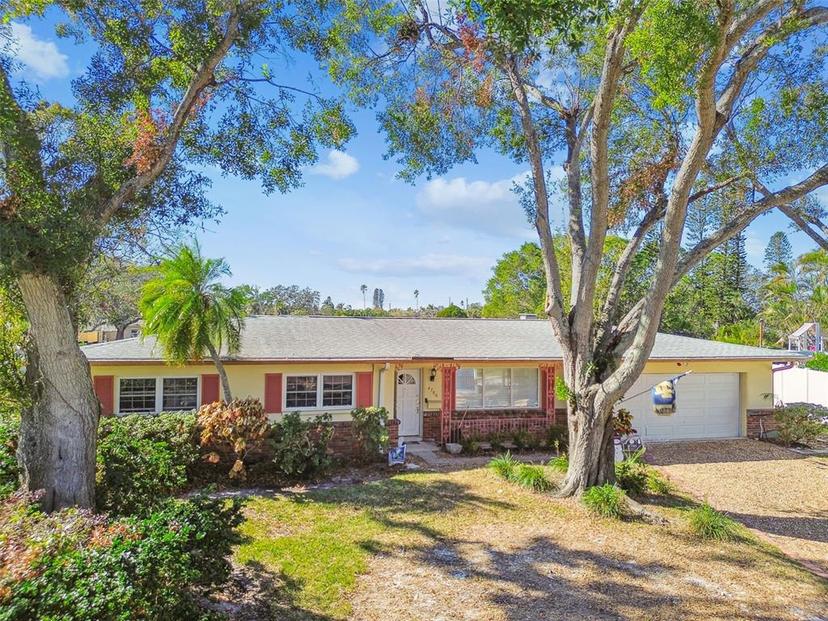Picture of 4780 Butterfly Place Ne, St Petersburg FL 33703