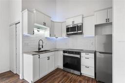 Picture of 2265 Burnway Road Unit 2265, Haines City, FL 33844