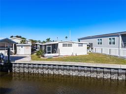 Picture of 162 S Saint Thomas Circle, Apollo Beach, FL 33572