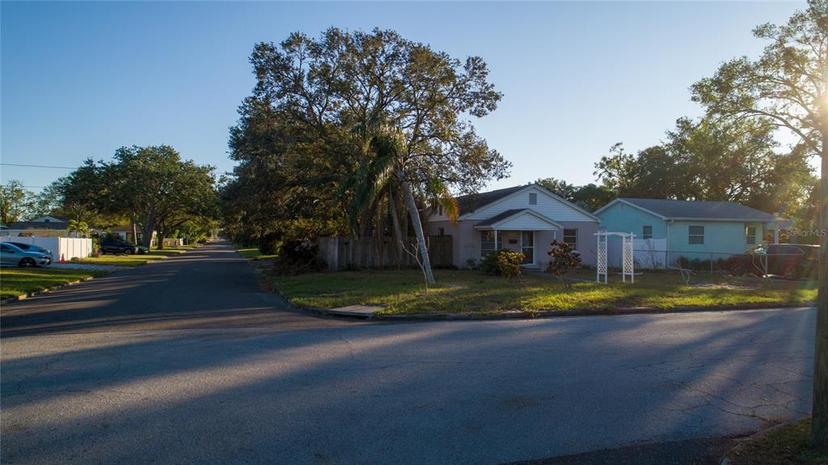 Picture of 4700 18Th Avenue N, St Petersburg FL 33713