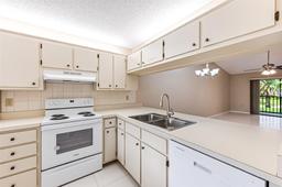 Picture of 9275 Lake Park Drive Unit 204, Fort Myers, FL 33919
