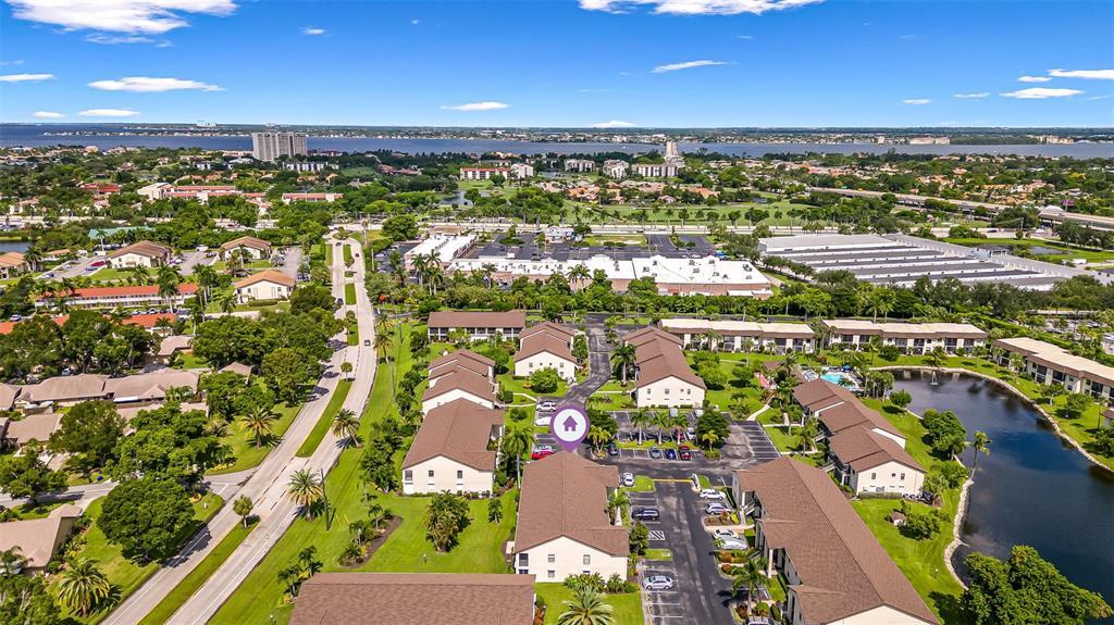Picture of 9275 Lake Park Drive Unit 204, Fort Myers, FL 33919