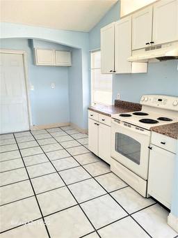 Picture of 1096 E Lombardy Drive, Deltona, FL 32725