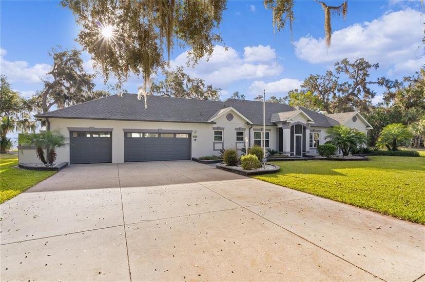 Picture of 35014 Shady Oaks Lane, Fruitland Park FL 34731