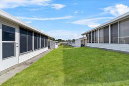 Picture of 392 Winter Ridge Boulevard Unit 105, Winter Haven, FL 33881