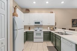 Picture of 108 Paradise Parade Unit 23, Davenport, FL 33897