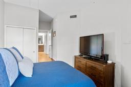 Picture of 2440 W Horatio Street Unit 1030, Tampa, FL 33609