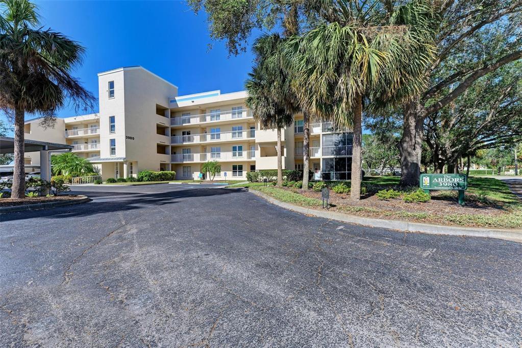 Picture of 3980 Ironwood Circle Unit 107, Bradenton, FL 34209