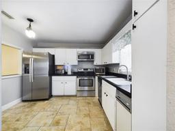 Picture of 1640 NE 40Th Avenue Unit 107, Ocala, FL 34470
