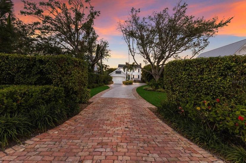 Picture of 4110 Riverview Boulevard, Bradenton FL 34209