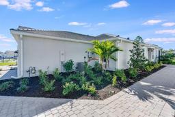 Picture of 8105 Moonbeam Avenue, Sarasota, FL 34241