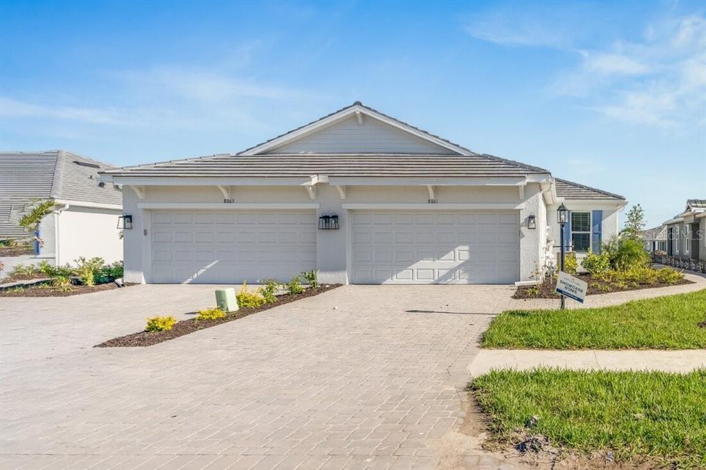Picture of 8061 Moonbeam Avenue, Sarasota, FL 34241