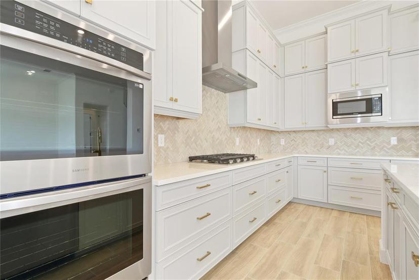 Picture of 1070 Signet Drive, Apollo Beach FL 33572