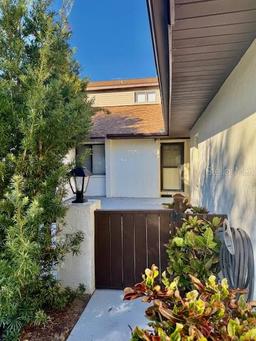 Picture of 940 Fenton Lane Unit 6, Lakeland, FL 33809