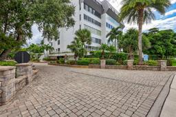 Picture of 1200 E Peppertree Lane Unit 607, Sarasota, FL 34242