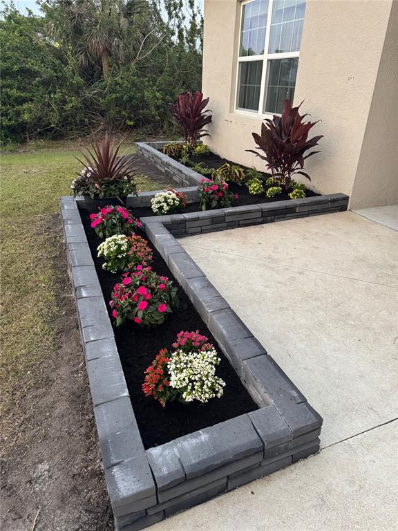 Picture of 18043 Avonsdale Circle, Port Charlotte FL 33948