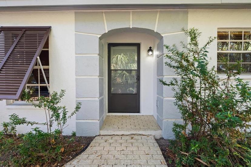 Picture of 608 N Jefferson Avenue Unit 30, Sarasota FL 34237