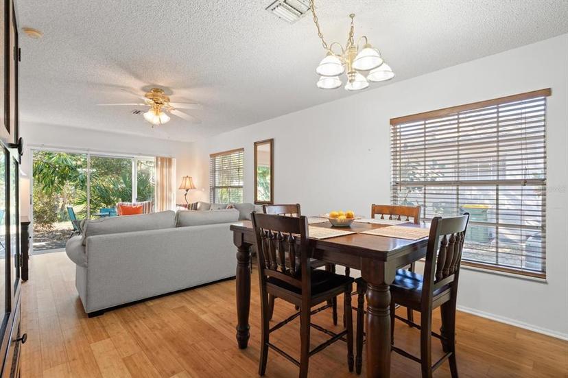 Picture of 608 N Jefferson Avenue Unit 30, Sarasota FL 34237