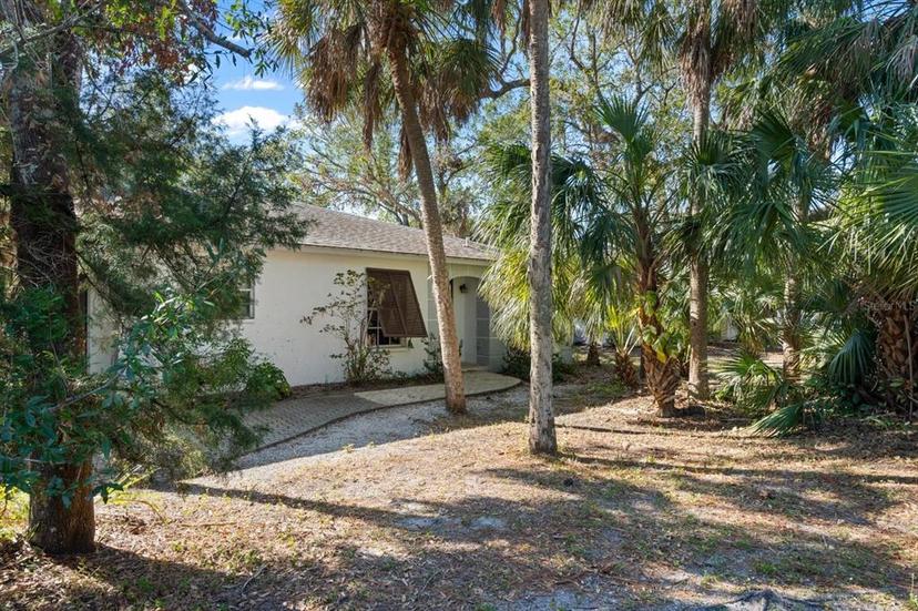 Picture of 608 N Jefferson Avenue Unit 30, Sarasota FL 34237