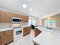 Picture of 425 Tree Shore Drive, Orlando, FL 32825
