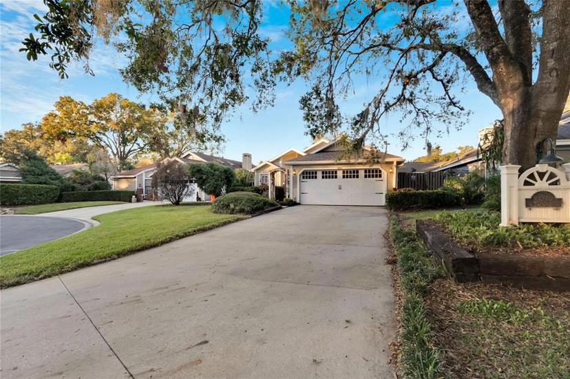 Picture of 1446 Walden Oaks Place, Plant City FL 33563