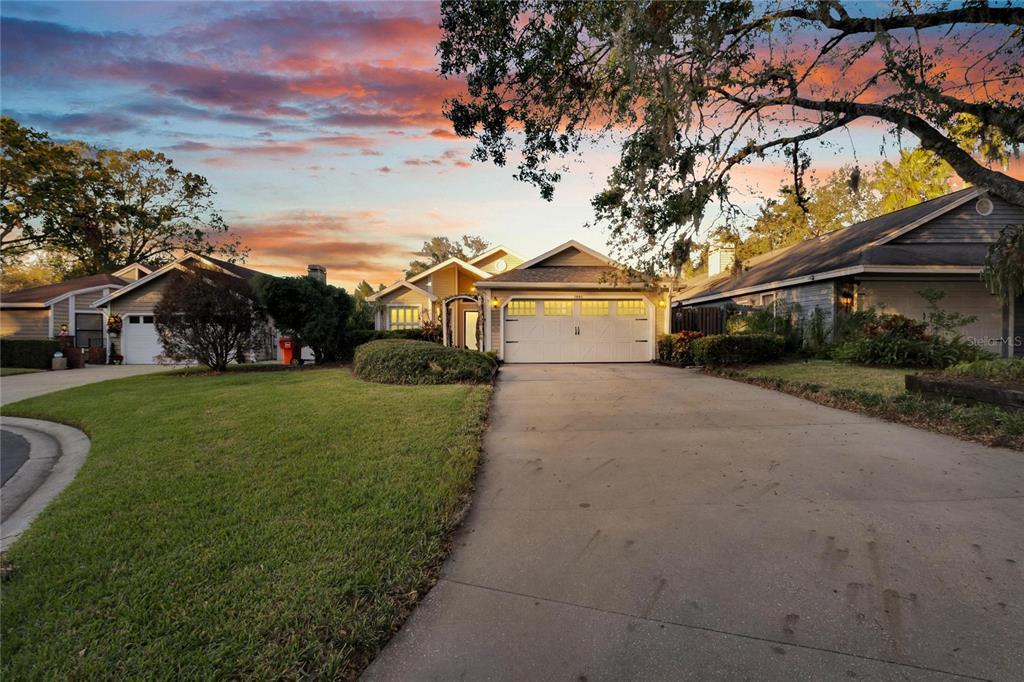 Picture of 1446 Walden Oaks Place, Plant City, FL 33563