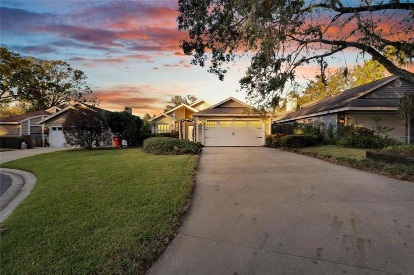 Picture of 1446 Walden Oaks Place, Plant City FL 33563