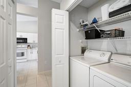 Picture of 4206 Caddie Drive E Unit 202, Bradenton, FL 34203