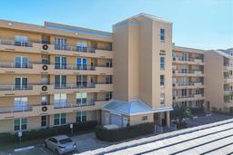 Picture of 3750 Pinebrook Circle Unit 404, Bradenton, FL 34209